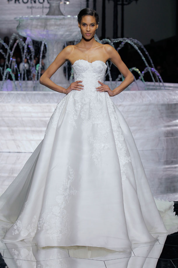 ilovebrides.pt_Pronovias 2018_Barcelona Bridal Fashion Week 2017